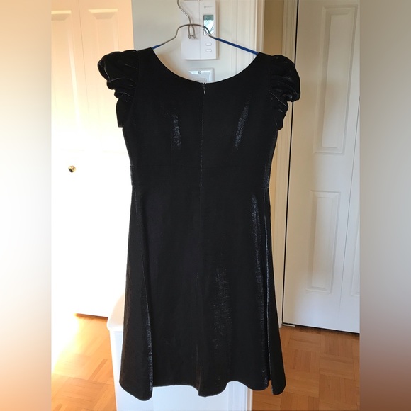 Shiny black dress - Picture 2 of 8